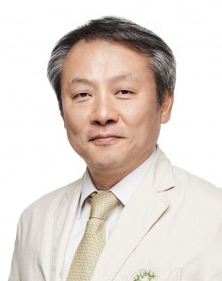 윤건호 의료진 사진
